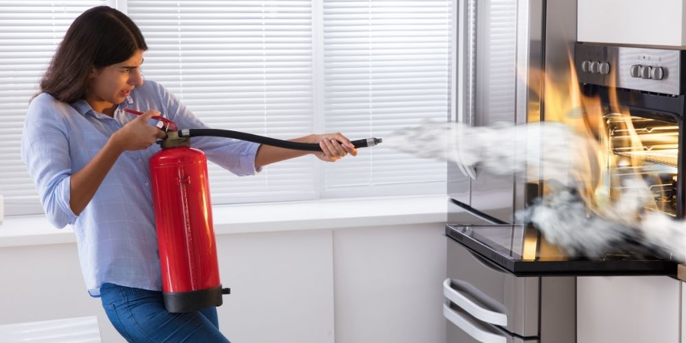 is it important to have a fire extinguisher in the kitchen